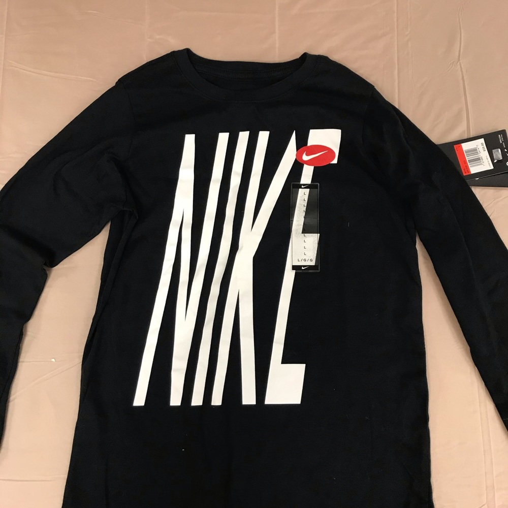 Nike boys long sleeve Tee